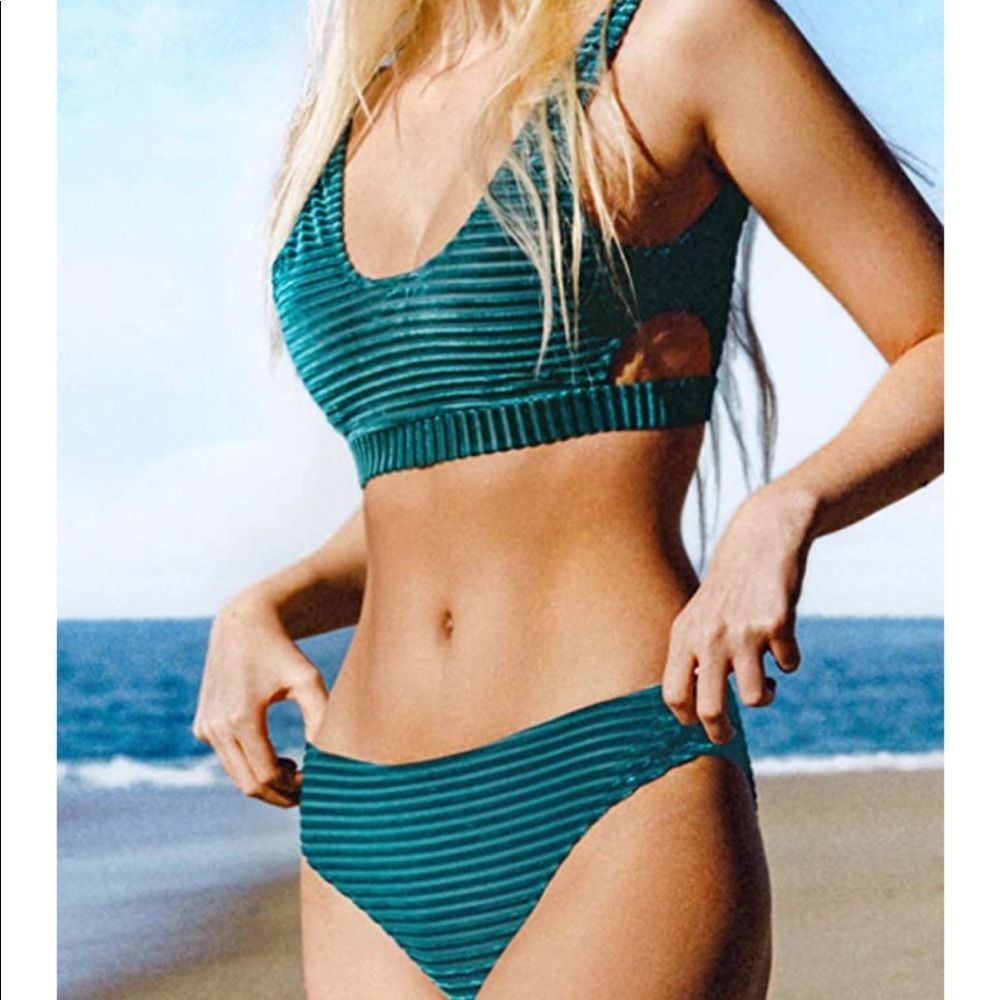 Cupshe’s Emerald Velvet Backless Bikini w/ Cutout